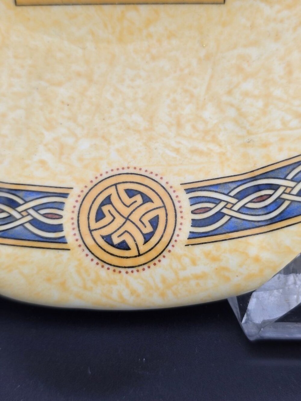 Royal Tara Irish Treasures Oval Bowl Celtic Knot 7x 5.25" Yellow & Blue Ireland - Picture 4 of 9